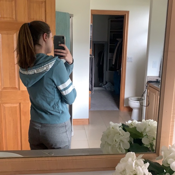 Zip up jacket - Picture 2 of 4